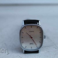 Руски часовник "Чайка Кварц'', снимка 1 - Антикварни и старинни предмети - 38063285