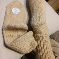 Ръчно плетени чорапи от вълна размер 40, снимка 1 - Дамски чорапи - 39459103