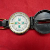 Стар Военен компас, снимка 1 - Антикварни и старинни предмети - 30304664