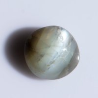 Хризоберил с ефект котешко око 0.98ct овален, снимка 1 - Други - 42896996