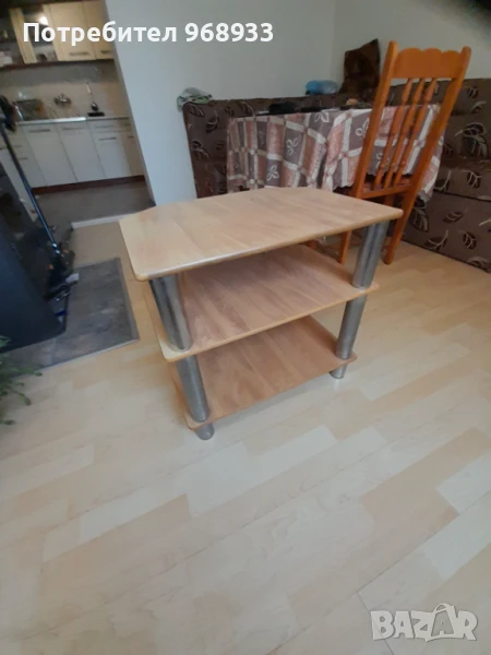 Продавам ъглов тв шкаф, етажерка , снимка 1