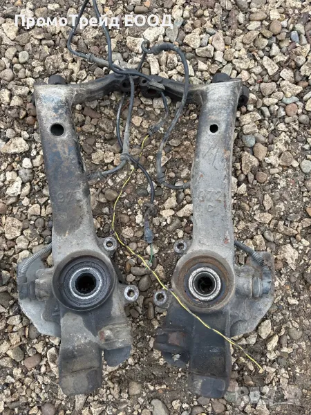 Ляв десен шенкел главина Ауди А4 Б5 Audi A4 B5 8D0407258 8D0407257, снимка 1