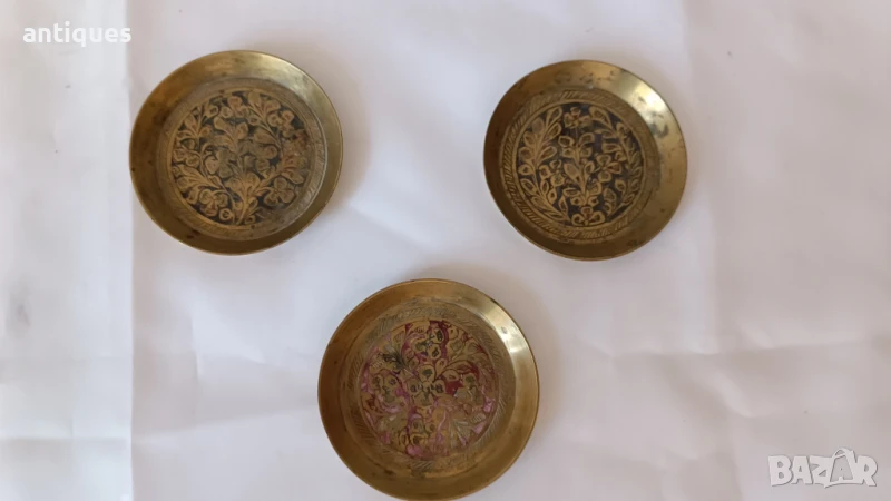 Стари малки чинии - месинг- 3 броя - Yugoslavia, снимка 1