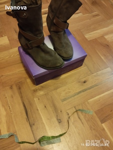 Продавам кафяви естествен велур боти номер 41,отговарящи на номер 40, снимка 1