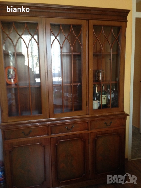 Уникален бюфет от масив, снимка 1