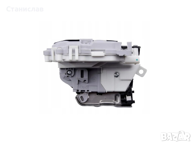 Брава за предна дясна врата за Audi A3 8V, снимка 3 - Части - 52295075