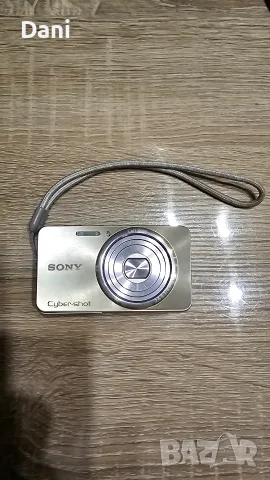 Ретро Дигитален Фотоапарат Sony Cyber-shot DSC- W570 (1Б.1МР Zeiss) КАТО НОВ!ПЪЛЕН, снимка 3 - Фотоапарати - 56075828