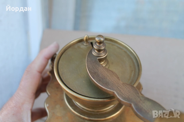Мелница за кафе от месинг, снимка 9 - Антикварни и старинни предмети - 51795724