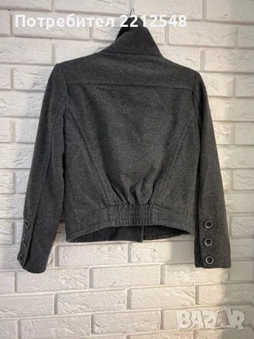 Дамско късо палто, снимка 2 - Палта, манта - 47654576