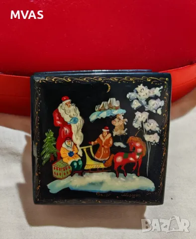 Нова ръчно рисувана руска кутийка лакирана Дядо Мраз Коледна приказка, снимка 2 - Антикварни и старинни предмети - 48334856