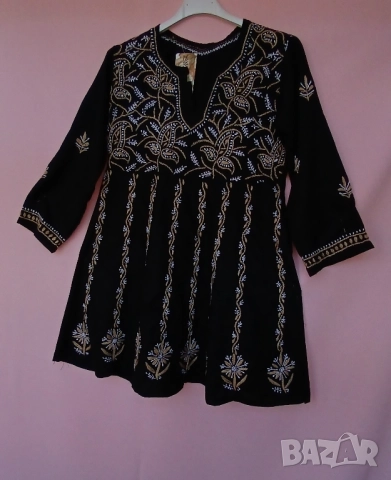 Памучна черна рокля бродирана с дълъг ръкав