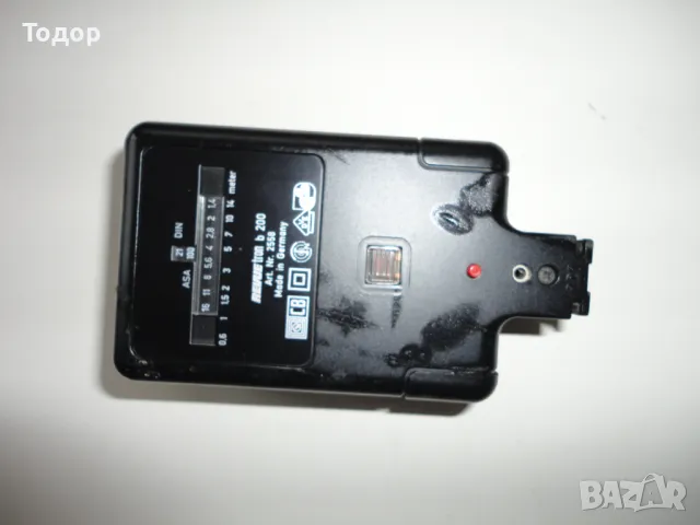 Контактна светкавица Revue b200, снимка 3 - Светкавици, студийно осветление - 50255234