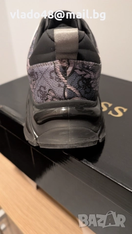Продавам оригинални мъжки обувки Guess, снимка 4 - Ежедневни обувки - 52146660