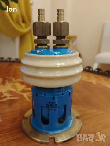 2000pF/15kV~ кондензатори за ТВЧ (Токове с Висока Честота) с водно охлаждане 