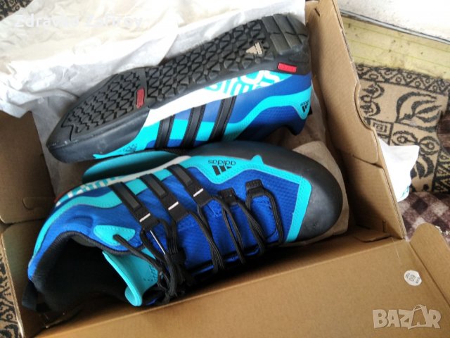 Нови маратонки Адидас 42 номер.