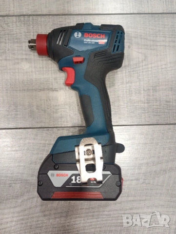 Акумулаторен гайковерт ударен BOSCH GDX 18V-200 с батерия и зарядно , снимка 2 - Винтоверти - 53977400