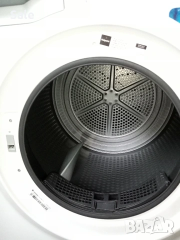 Сушилня Hotpoint с Термопомпа 8,0 кг NT M11 82SKY EU, снимка 3 - Сушилни - 54364418