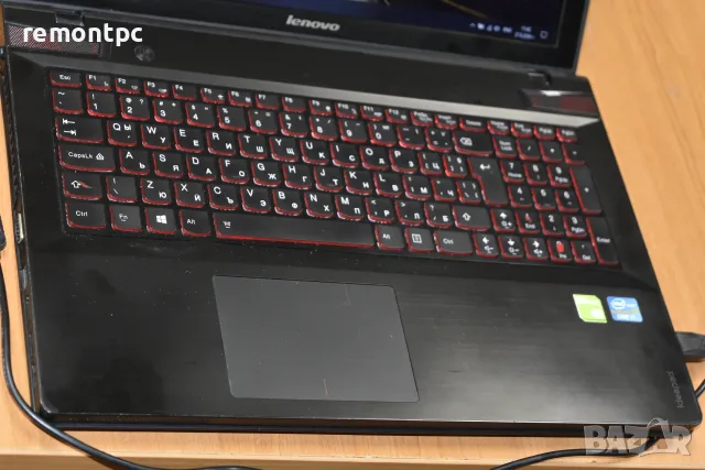 Геймърски лаптоп с видео карта и 4 ядрен / 8 нишков процесор . Lenovo Y500 I7 3630, снимка 3 - Лаптопи за игри - 55833791