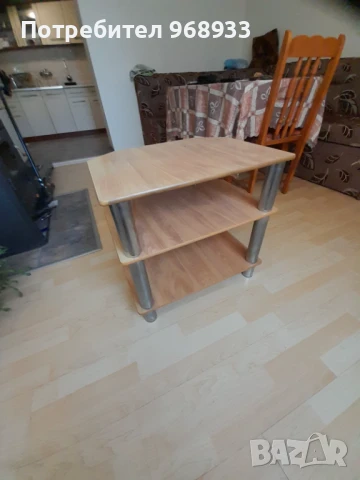 Продавам ъглов тв шкаф, етажерка 