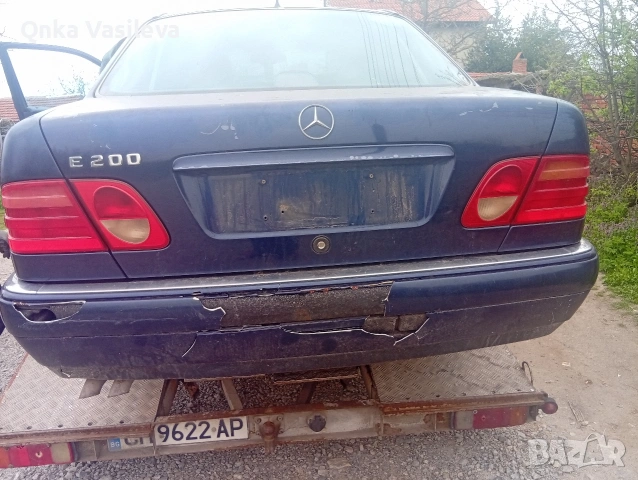 ПРОДАВА СЕ МЕРЦЕДЕС Е 200 частина , снимка 8 - Части - 54235394