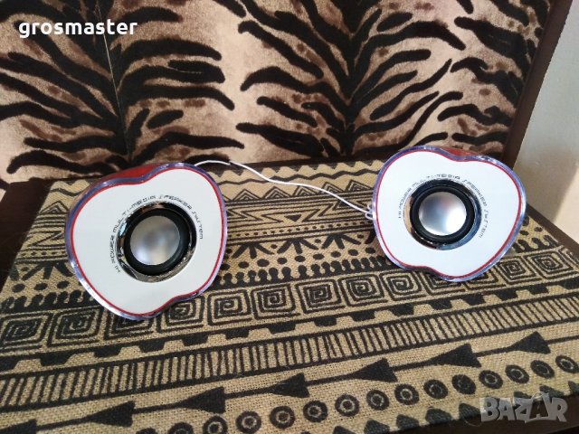 Нови LED стерео колонки с формата на ябълка