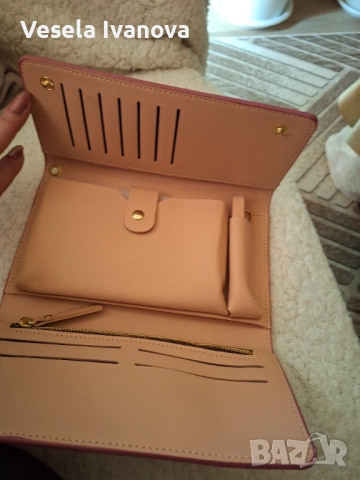 Дамско портмоне , снимка 2 - Портфейли, портмонета - 52662509