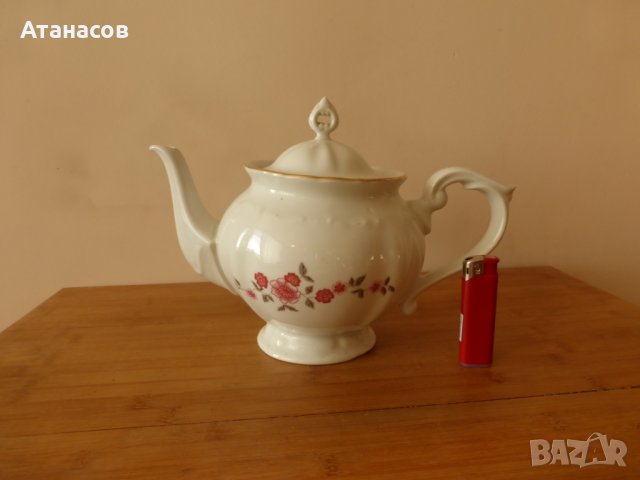 Български порцеланов чайник Изида 1980 г, снимка 1 - Аксесоари за кухня - 37047621