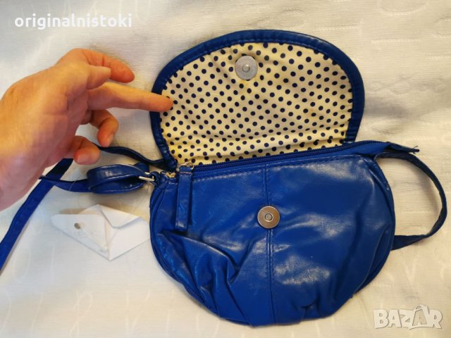 Малка  дамска чанта, снимка 1 - Чанти - 30849338