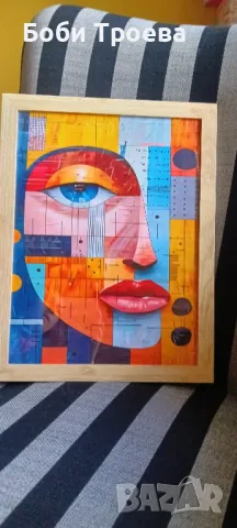 Картина на женско лице с много различни цветове,подходящ за всекидневна, офис