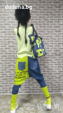 Див дамски сет, дънки потури и тениска с деним в електриково!, снимка 2 - Комплекти - 42038073