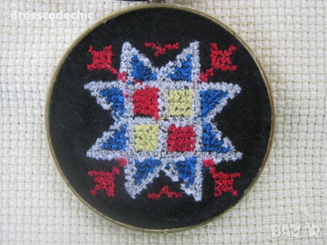 Бродирани бижута с шевици 3, снимка 3 - Колиета, медальони, синджири - 29697680