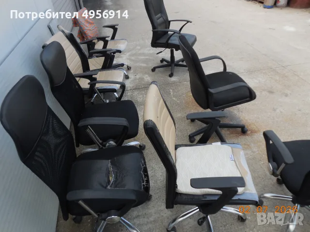 Продавам тези въртящи столове на колелца и за бар, снимка 2 - Столове - 56184410