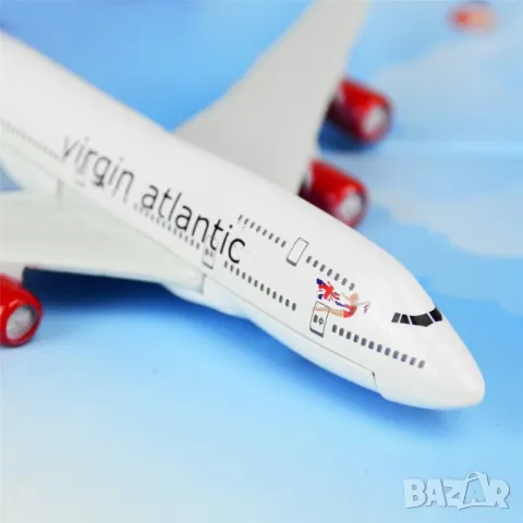 Бойнг 747 самолет модел макет Virgin Atlantic метален черна кутия стюардеса, снимка 4 - Колекции - 49506993