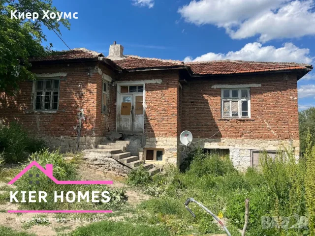 Двуетажна къща с голям двор в с. Георги Добрево, обл. Хасково