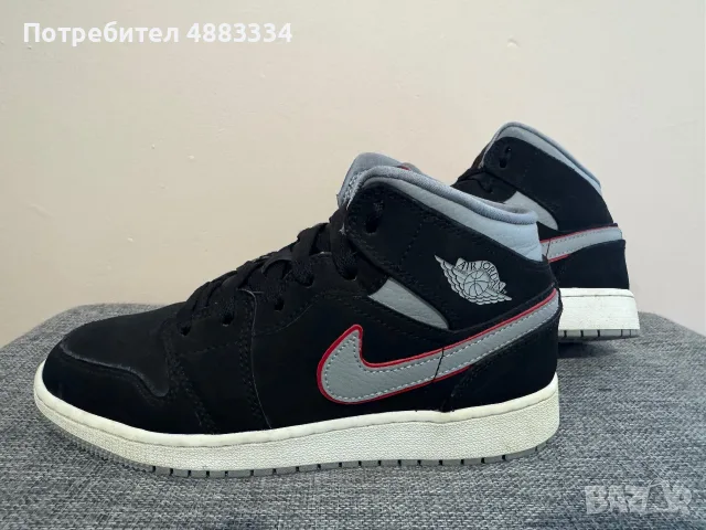 Jordan 1 Mid Black Particle Grey Gym Red (GS).