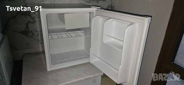 Минибар Crown, снимка 3 - Хладилници - 53309483