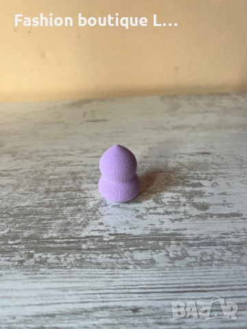 Нова гъбичка за грим тип спонджи в лилав цвят с два различни върха от двете страни за прецизност 💜, снимка 2 - Декоративна козметика - 52443516