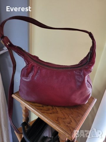 Малка чанта в бордо с регулираща дръжка, снимка 2 - Чанти - 39904466
