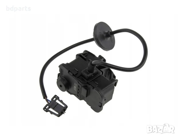 Машинка за заключване на капачка резервоар, VW Golf 7, Jetta, Polo, снимка 2 - Части - 56142175