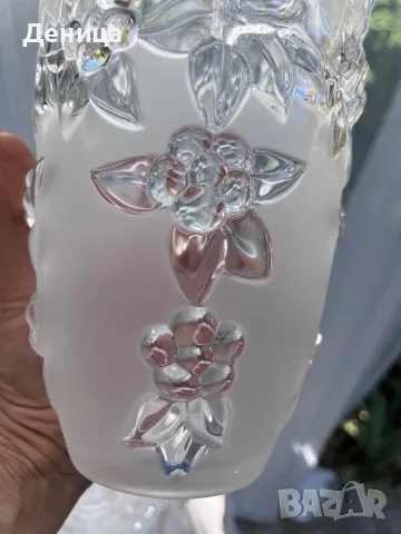 Ваза от Walther Glas от серията Carmen Satin с красив релефен  дизайн от матово и прозрачно стъкло, снимка 12 - Вази - 56218918