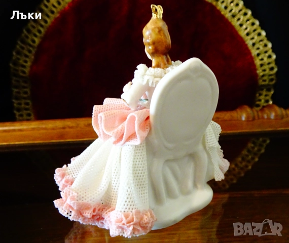 Порцеланова фигура Дрезденска дантела., снимка 10 - Статуетки - 51695339
