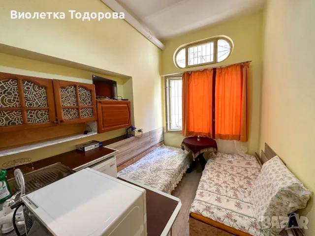 Студио за нощувки, Център
