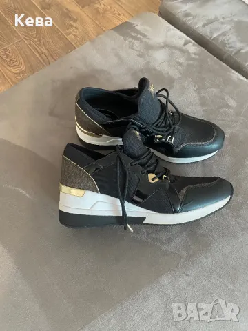 Спортни обувки, снимка 2 - Дамски ежедневни обувки - 48571701