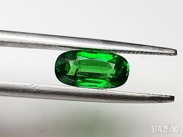 Зашеметяващ зелен цаворит с жив цвят 1.18кт.! Нов!, снимка 3 - Други - 52357131