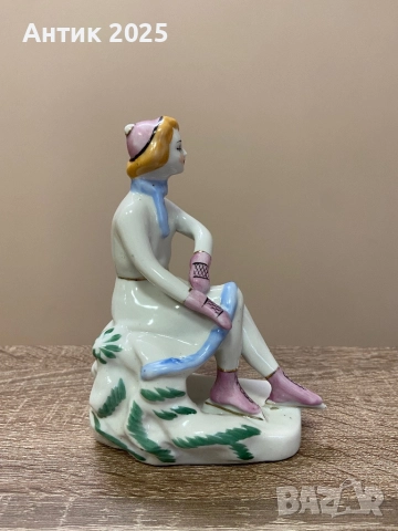 Порцеланова статуетка „Кънкьорка“, снимка 3 - Антикварни и старинни предмети - 52409299