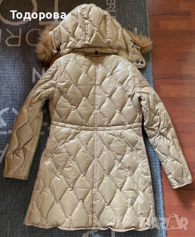 Много елегантно бежово яке с подвижна качулка, естествен пух. Високо качество., снимка 6 - Якета - 53292300