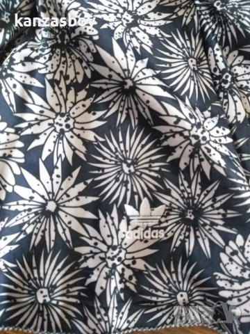 adidas - страхотна юношеска пола КАТО НОВА, снимка 3 - Детски рокли и поли - 40506065