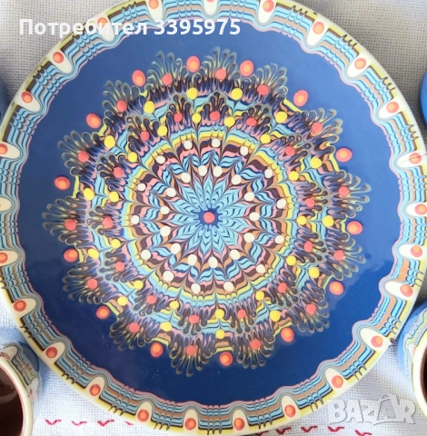 Ръчно бродирана покривка и керамичен сервиз, снимка 2 - Сервизи - 51709494