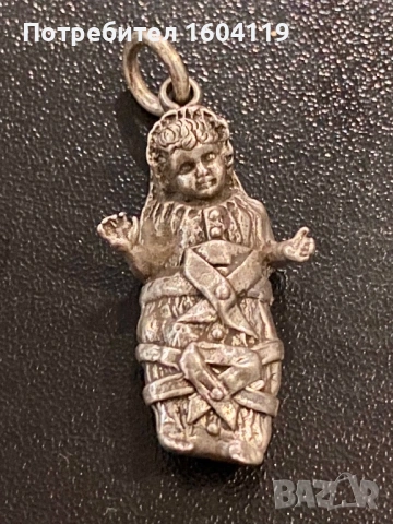 Античен Викториански сребърен амулет бебе в пелени, снимка 6 - Колиета, медальони, синджири - 53908721