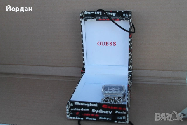 Дамски часовник ''Guess'' 